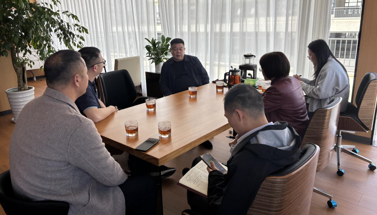 政企联动谋发展 共绘听力健康新蓝图 —— 永丰县商务局、县贸促会等一行莅临江西聆康参观考察